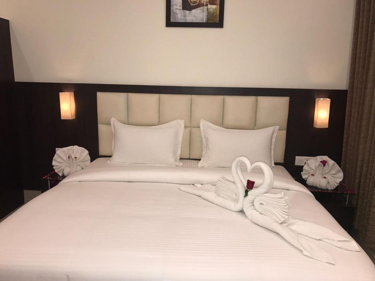 Hotel Anandi Inn Ballia ภายนอก รูปภาพ