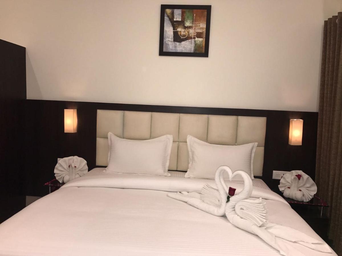 Hotel Anandi Inn Ballia ภายนอก รูปภาพ